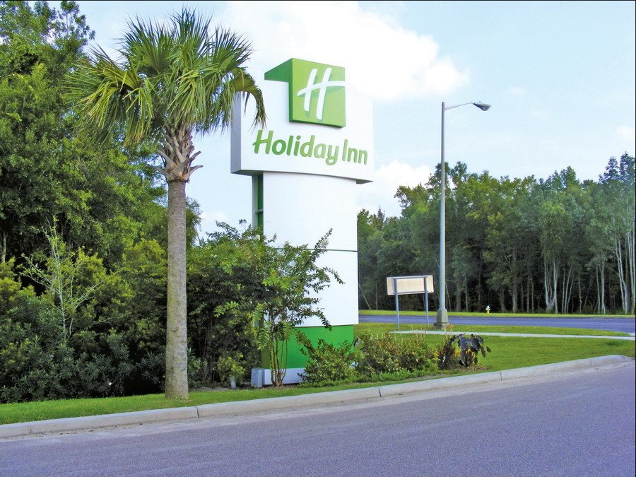 Holiday-Inn-Roadway.jpg