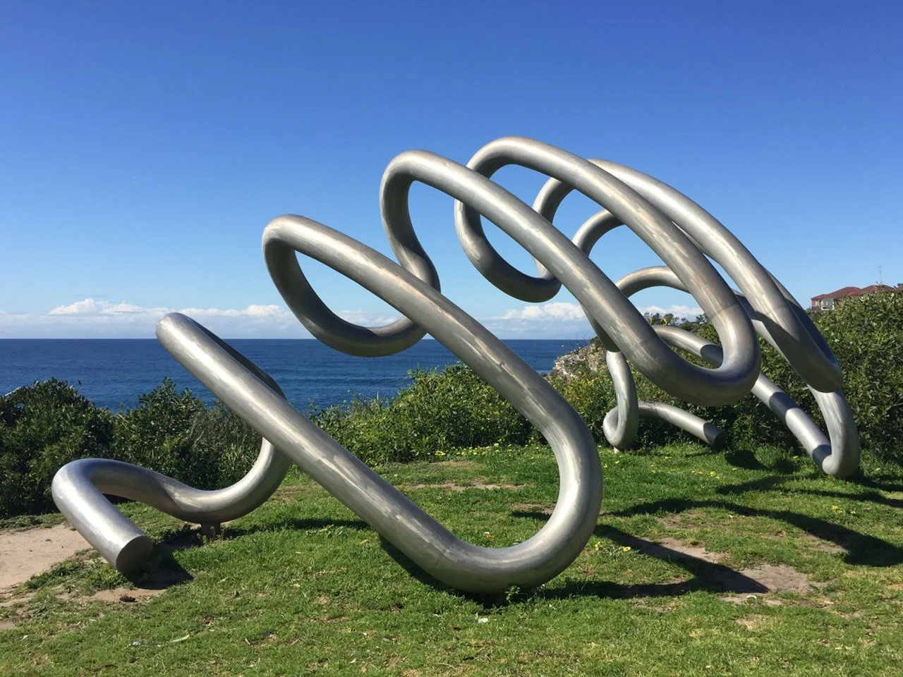 Memorial to the Surf Lifesaver 
