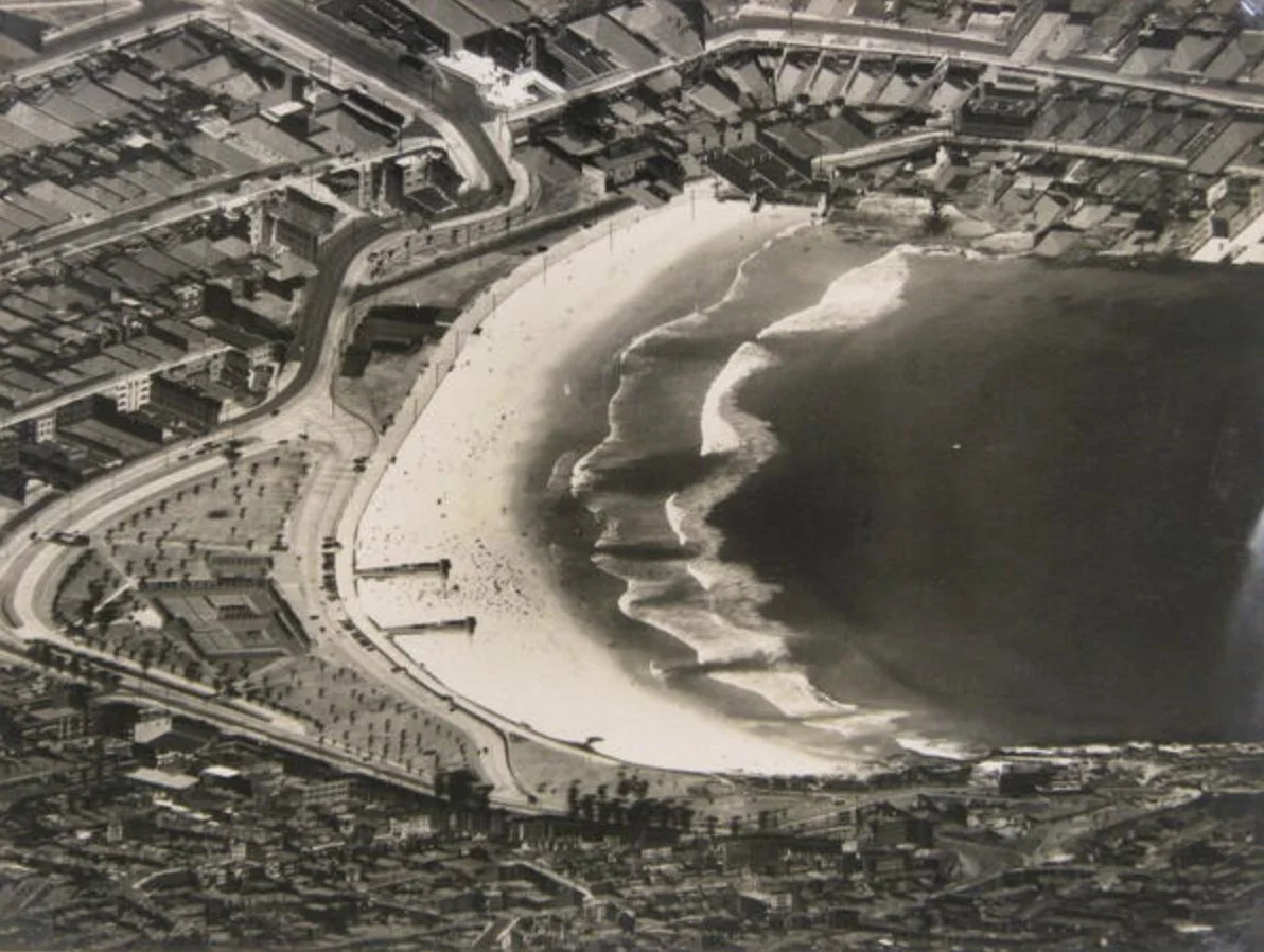 Bondi Beach taken from an RAAF aircraft in 1940