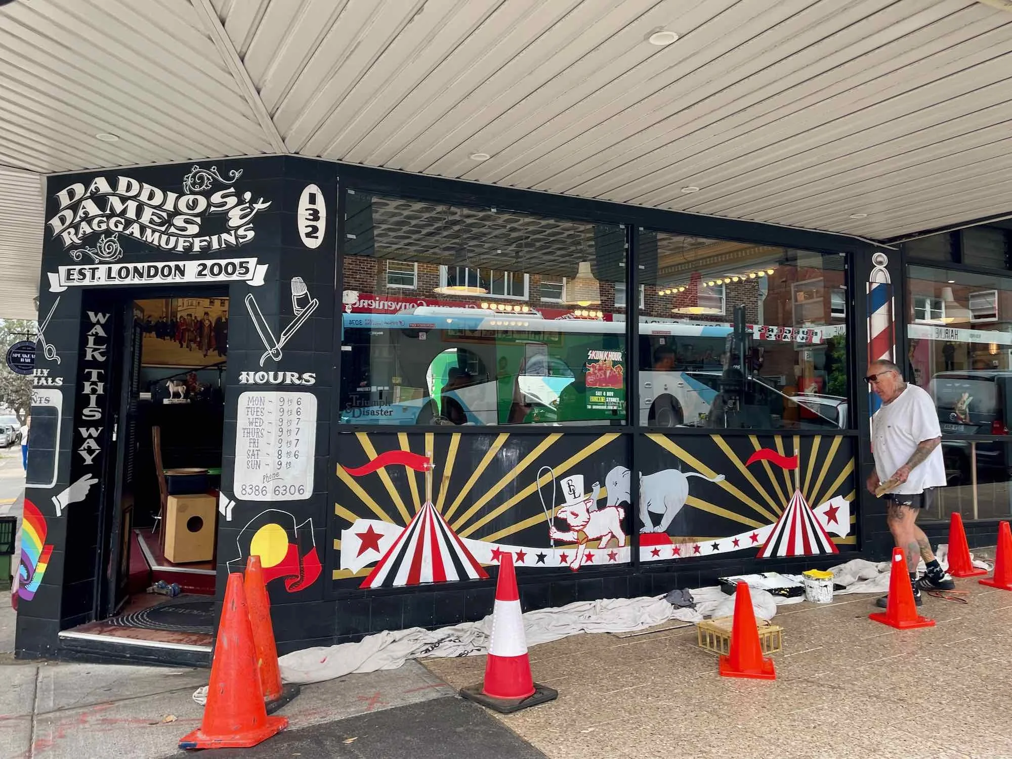 Signwriter Steve at Work