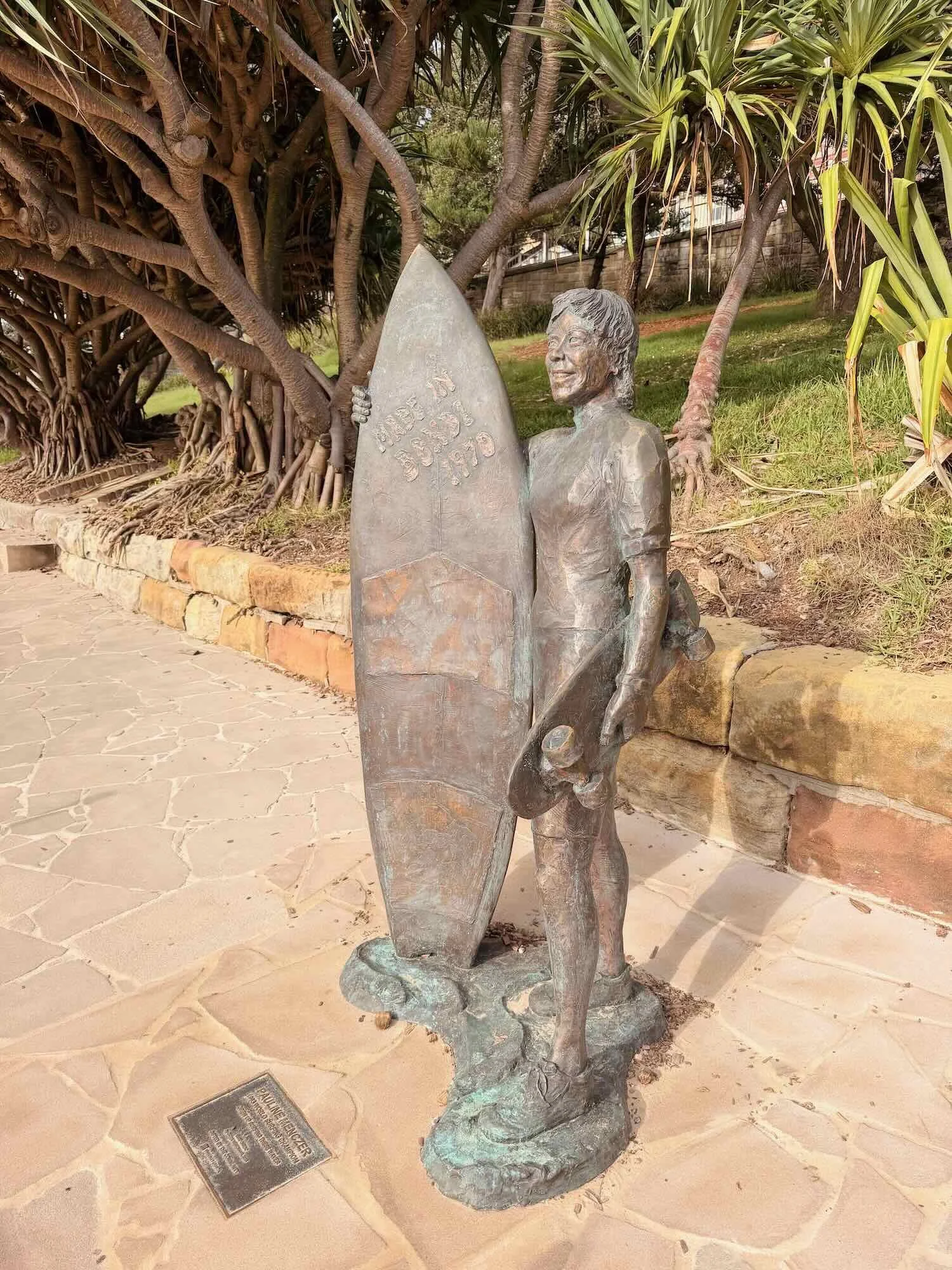 Pauline Menczer Statue