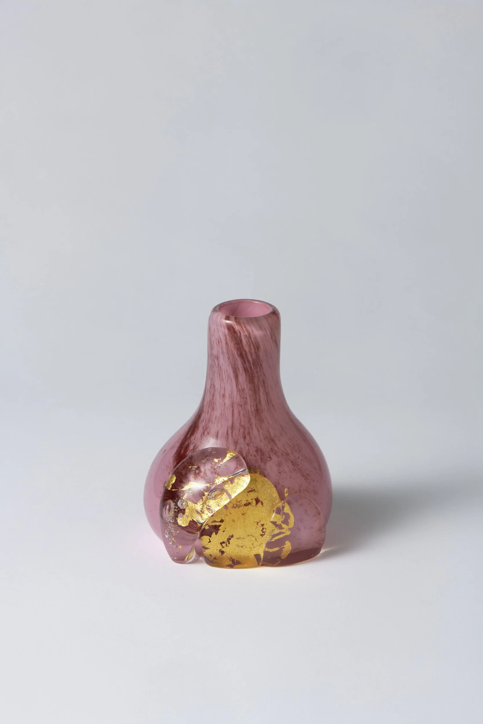  plasma|πλάσμα , 2025
 blown glass, gold
 170 x 110 x 110 mm
  $990