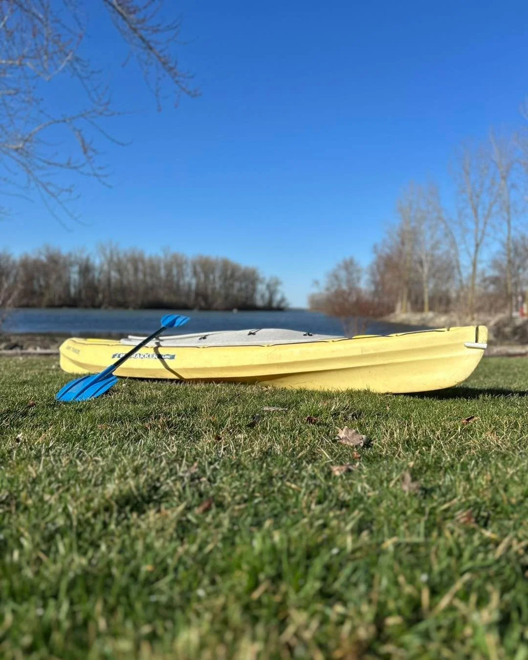 Kayaks are ready to roll at the Sandbar! 🚣&zwj;♂️😎
We got them all cleaned up and even took them out for a little &ldquo;quality control&rdquo; test drive. Everything checks out &mdash; smooth paddling and lake-approved.

#vacationmode #visitcelina