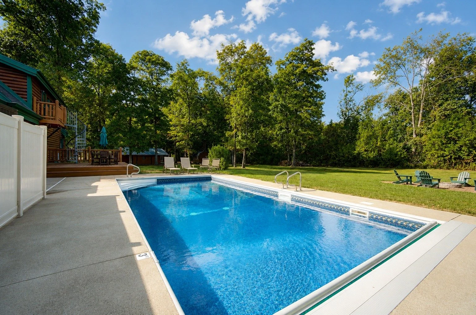No weekend plans yet? We have a rare opening this weekend at the cabin, located in the countryside of Celina, Ohio. 😎️

The weather is looking absolutely perfect for swimming and relaxing by the water! Our next available weekend is not until Septemb