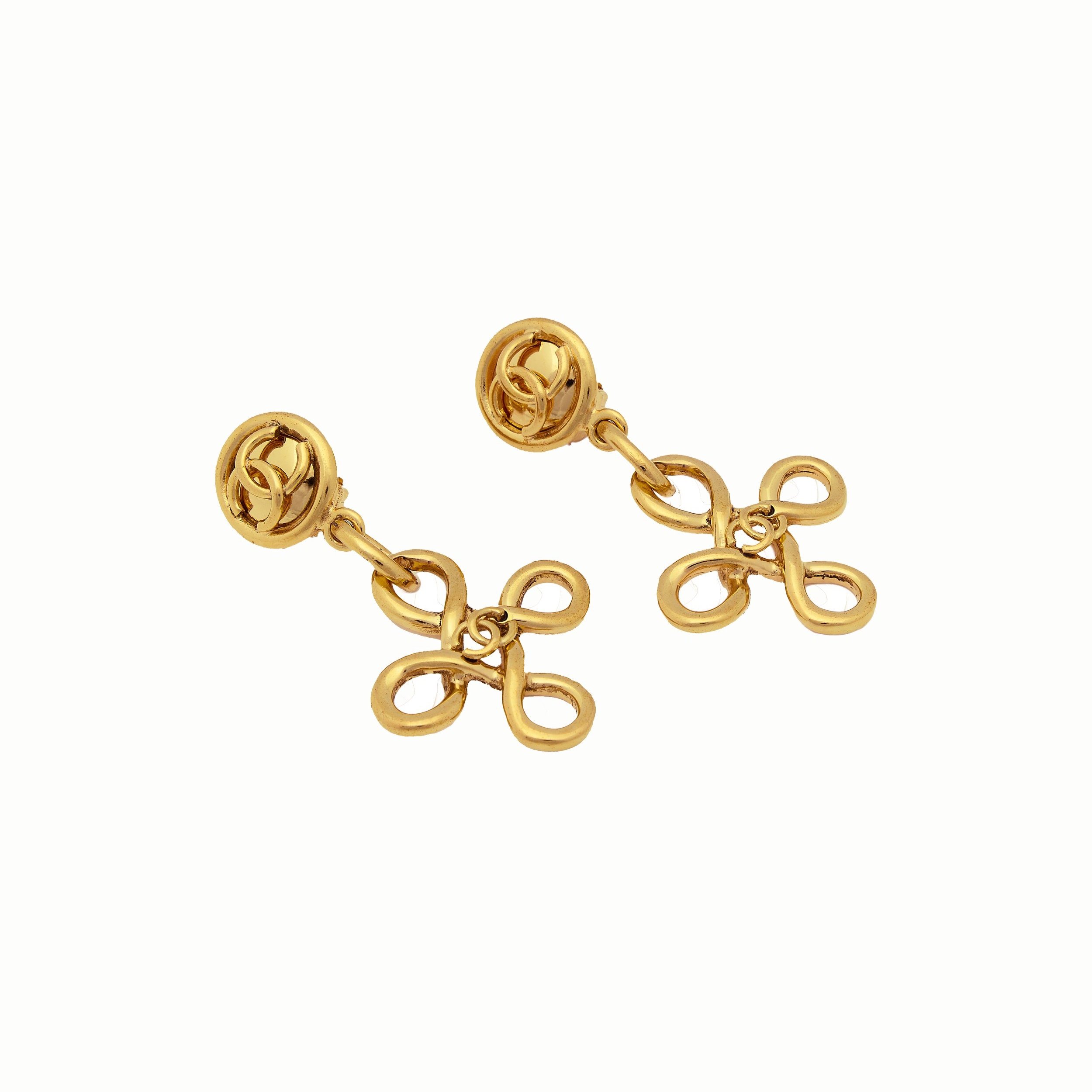 Chanel+1993+CC+Gold+Cross+Dangle+Clip-On+Earrings_+3.jpg