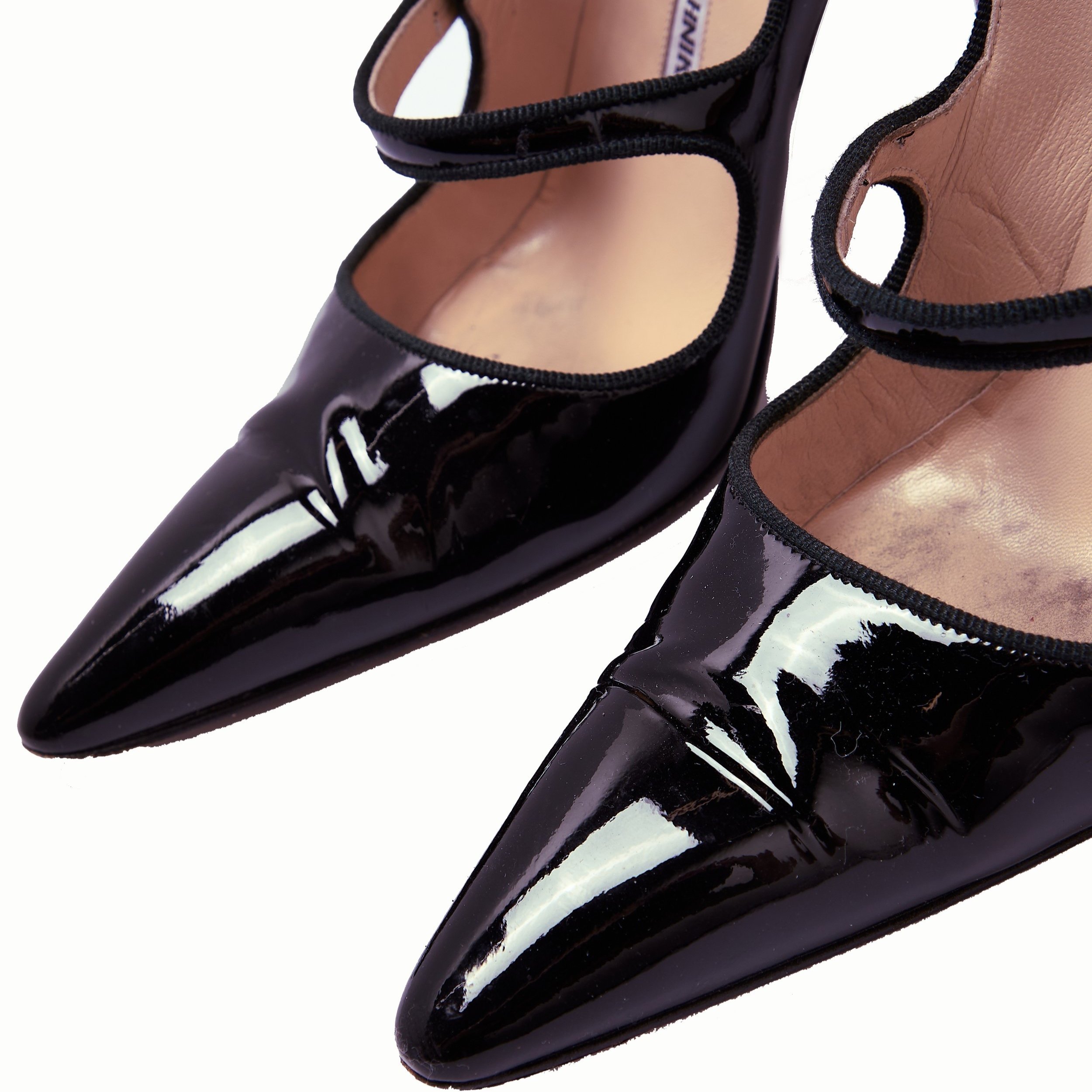 Manolo+Blahnik+Black+Mary+Jane+Heels+_+2.jpg