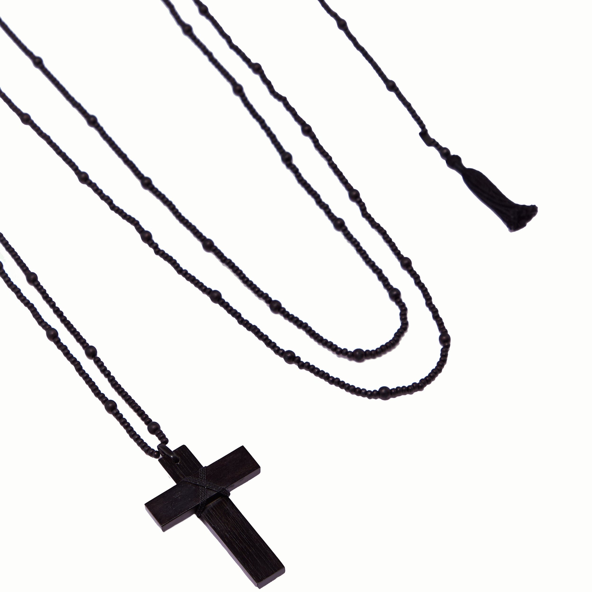 Gucci+by+Tom+Ford+Fall+2002+Black+Beaded+Cross+Necklace_+5.jpg