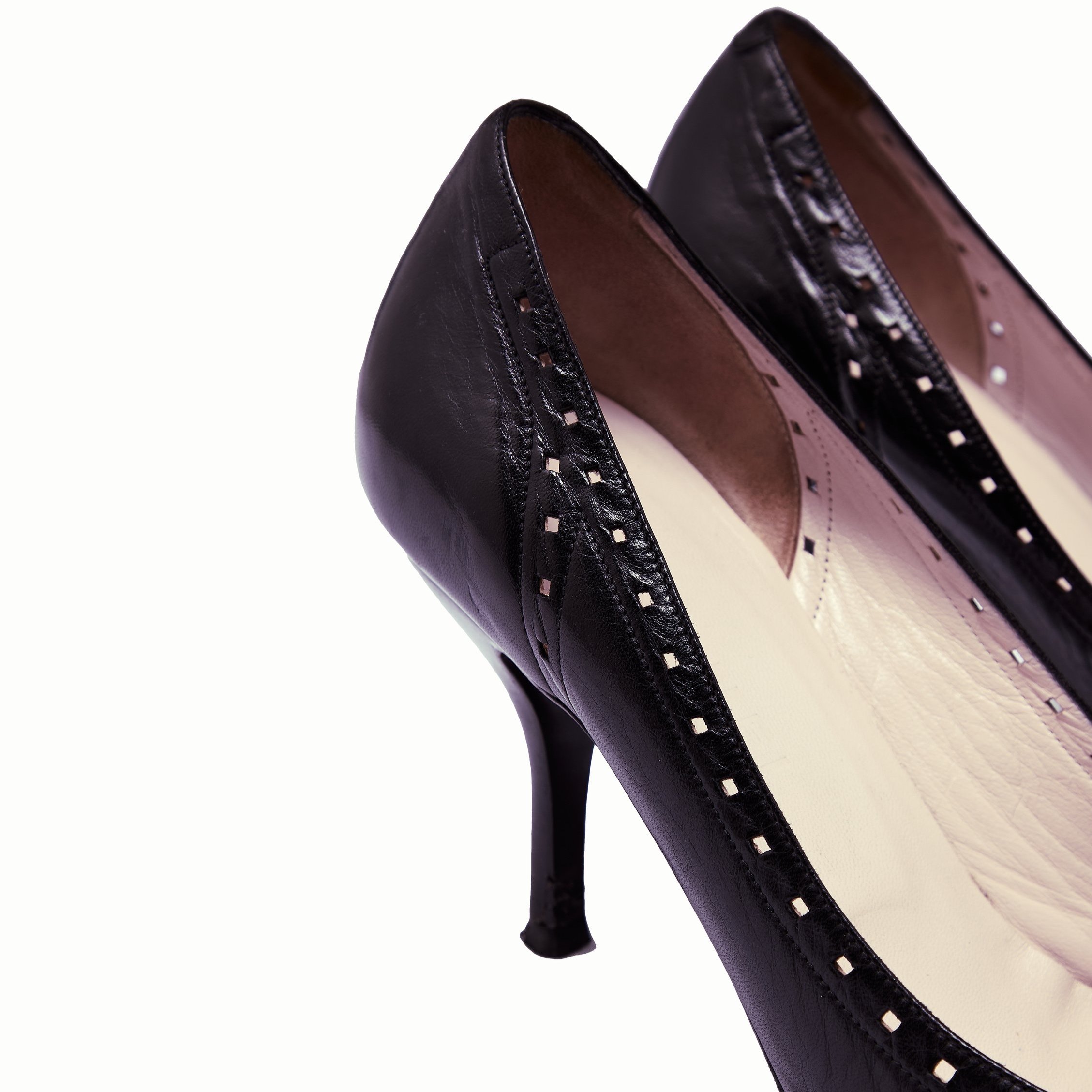 Chanel+by+Karl+Lagerfeld+Spring+2005+Black+Court+Heels_+4.jpg