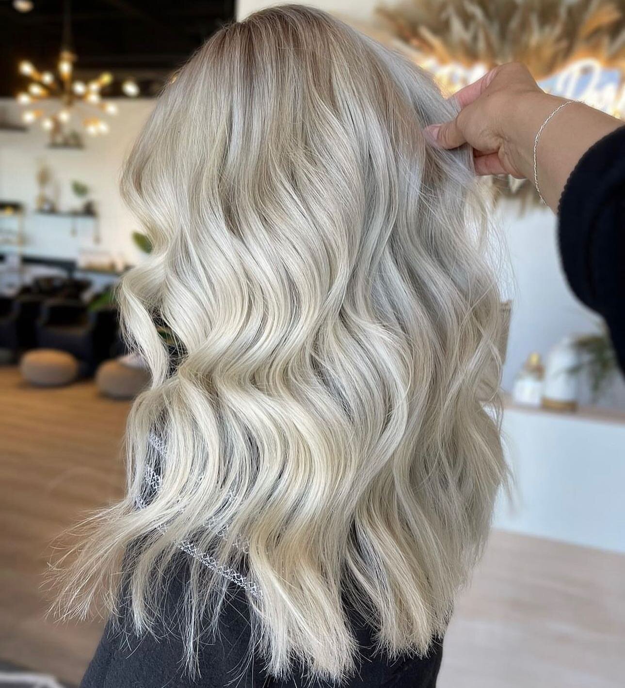 What hair dreams are made of☁️
@colorbyclara