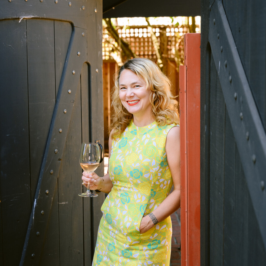I got meet Kristie @tessierwinery photographing her for @foodpeoplebook, I had the best time sipping her rose and chatting away in the backyard! I finally get to see her again (though I see her wine in all the best places! @littleprincela )​​​​​​​​​t