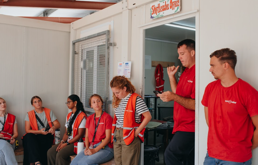 Jason, one of the sift leaders, giving instructions to the team