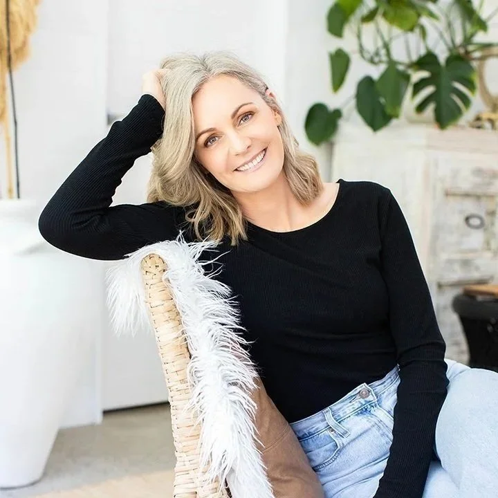 Menopause support for weight gain, sleep, hot flushes, joint pain. Targeted programs.