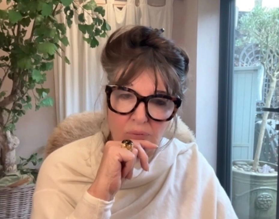 New Codes for Living with Fiona Arrigo

In a time of profound change in our world, many of us are feeling the call to pause, reflect and ask deeper questions about how we want to live, relate and contribute. As old structures and certainties shift, t