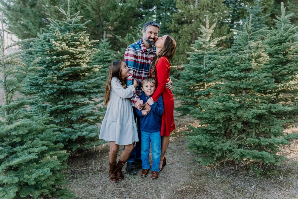 Christmas Tree Farm Photos | Sherwood, Oregon  Stephanie Snyder Photography