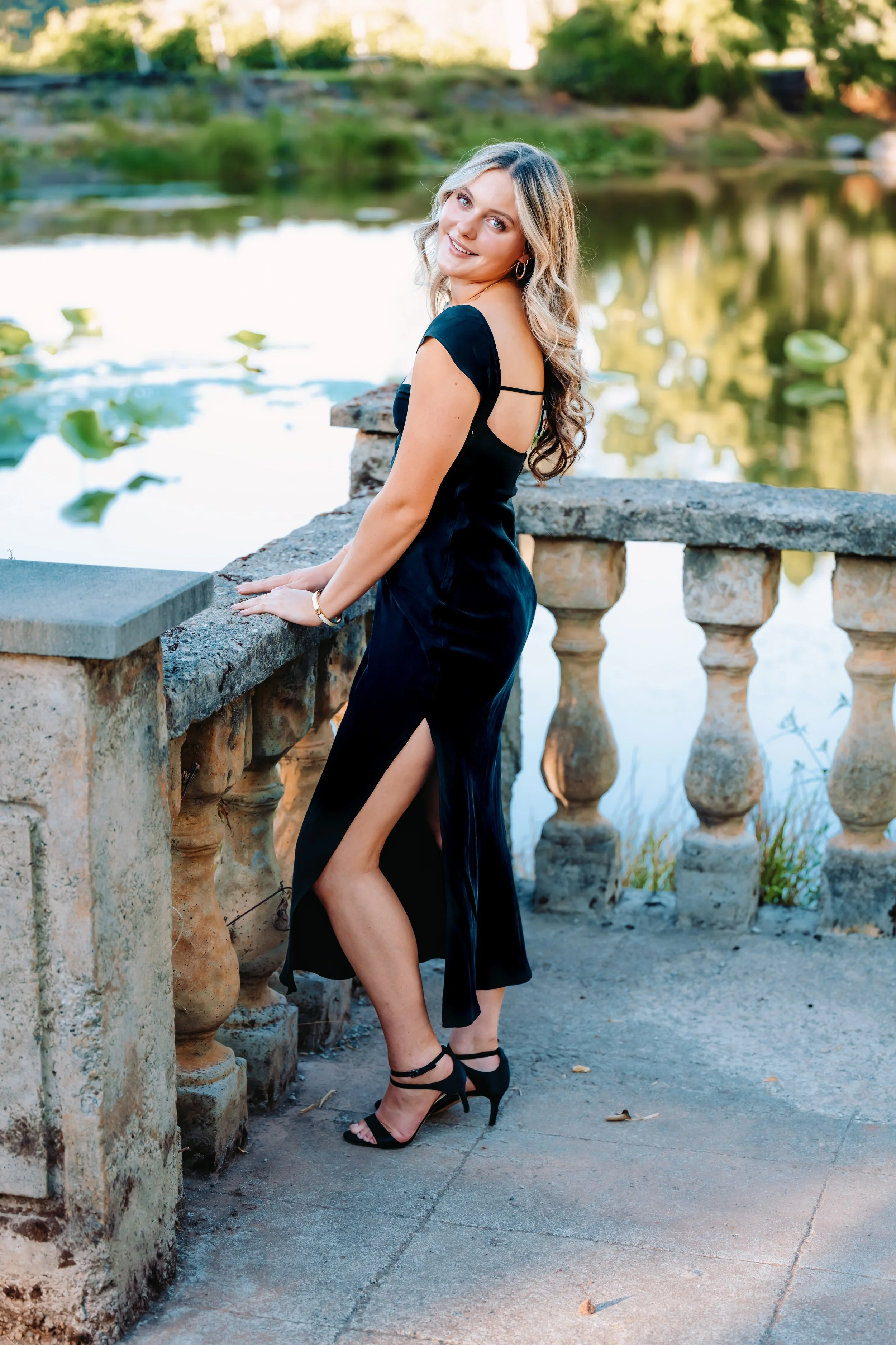 Skylar Senior Photos Swan Island Dahliahs, Oregon-20.jpg