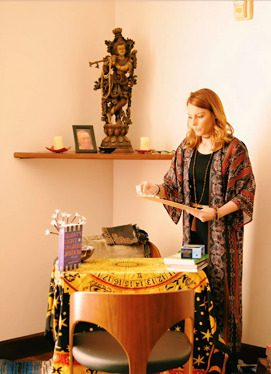 Intro to Tarot w/ Sarah Cayer