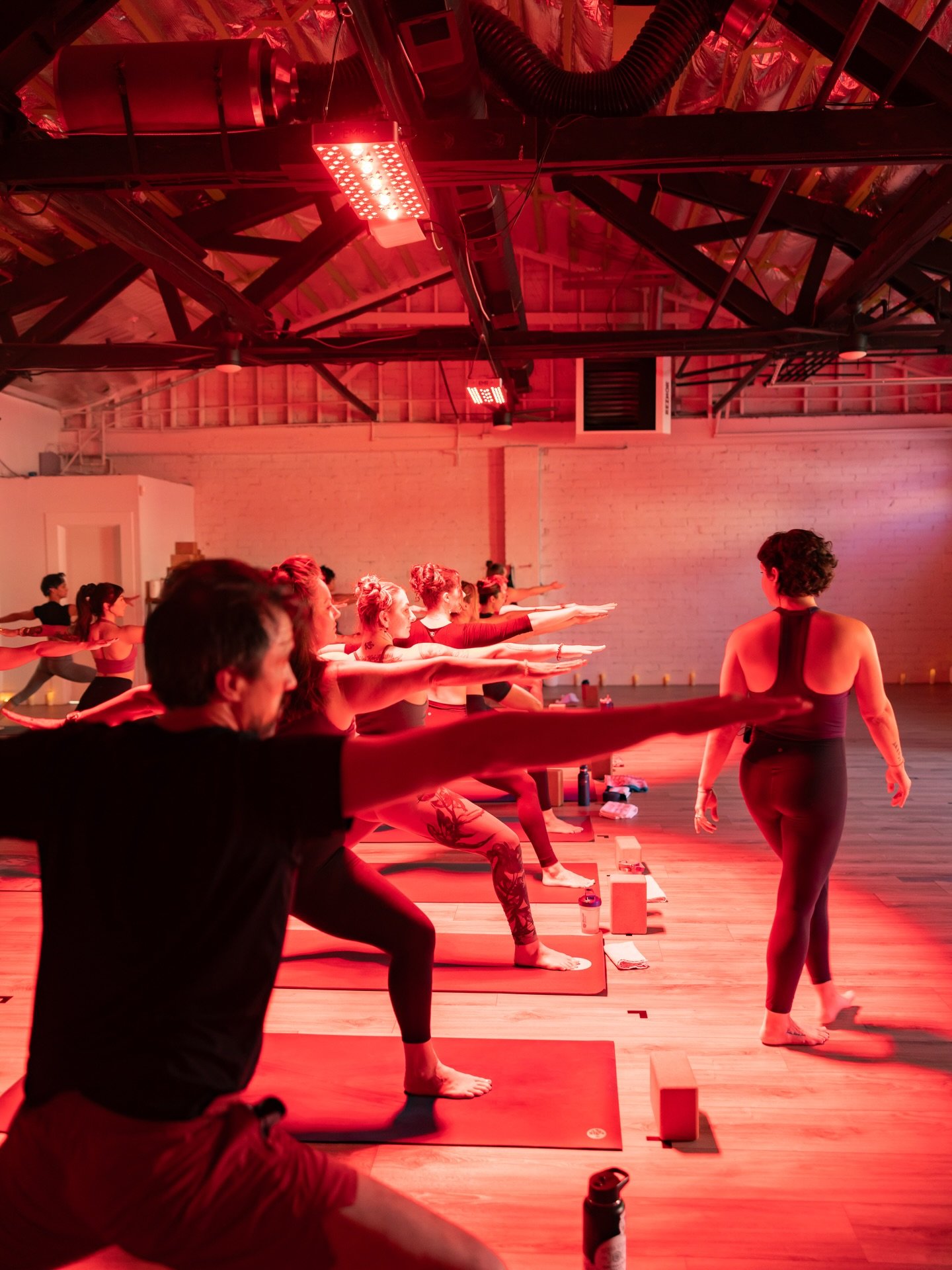 Happy Friday, Space family ❤️✨

We hope to see you this weekend movin and groovin with us! 

&bull;
&bull;
&bull;
&bull;
&bull;
&bull;
&bull;
#sacramentoyoga #sacramentowellness #sacramento #whattodoinsacramento #redlight