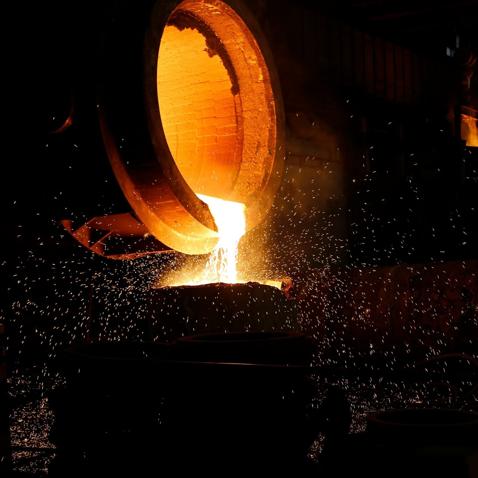 S03E01 - NetZero - Green Steel: Interview with Felix Schmitz, the CEO of Klöckner Metals in Germany