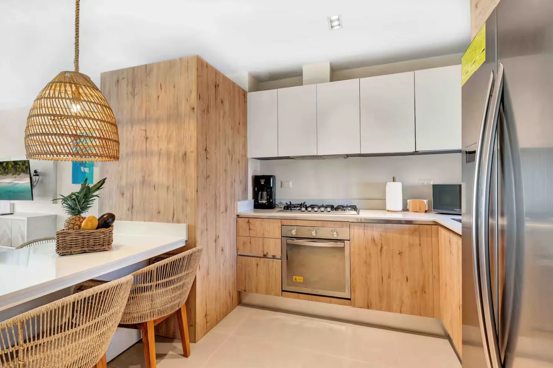 Beach Suite Dinning and Kitchen (1).jpeg