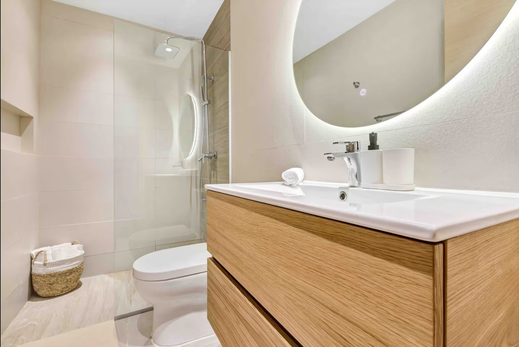 Beach Suite Guest Bathroom.jpeg