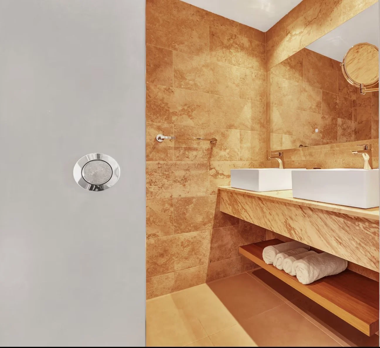 Beach Penthouse Master Bathroom (2).jpeg