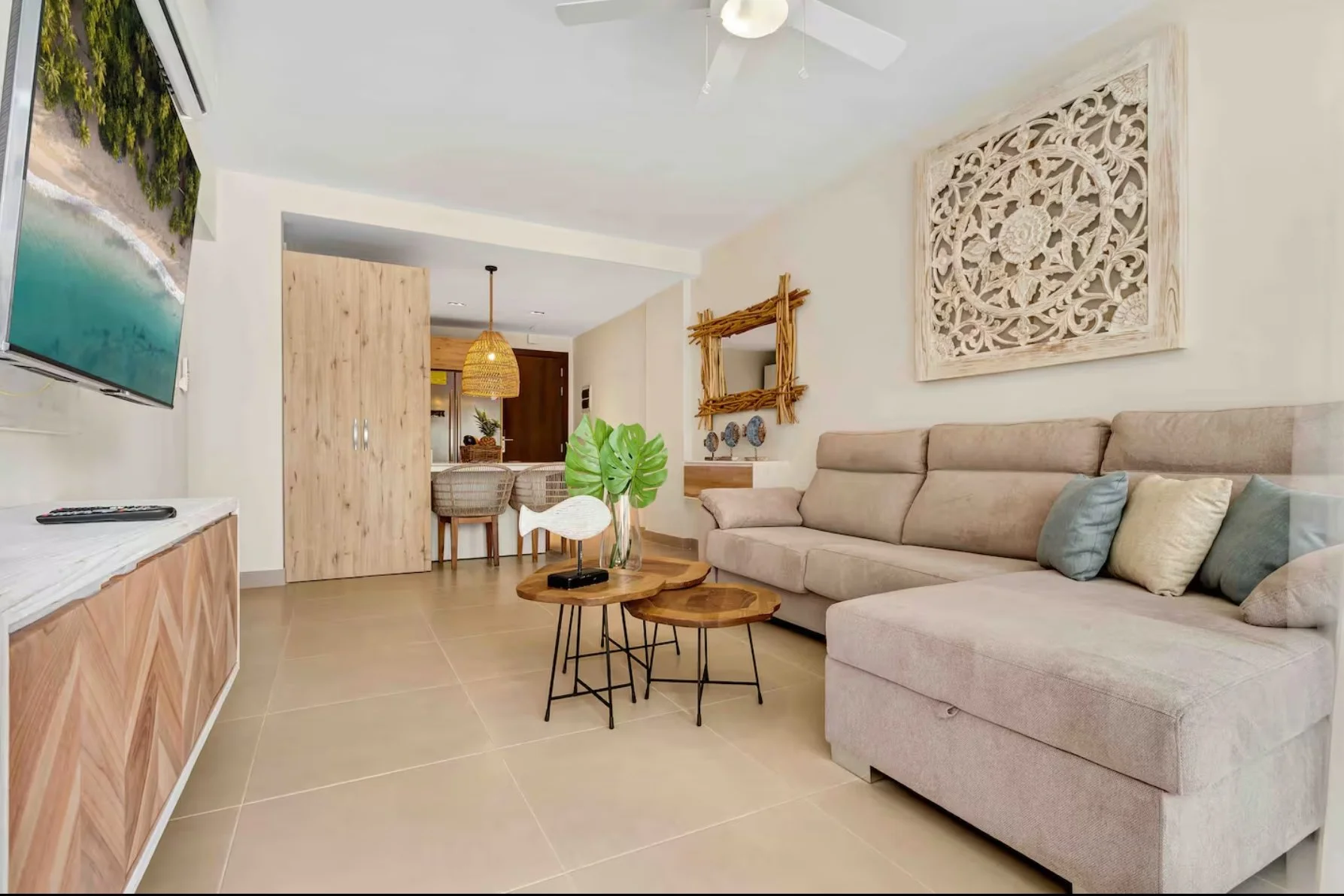 Beach Suite Living Room (1).jpeg