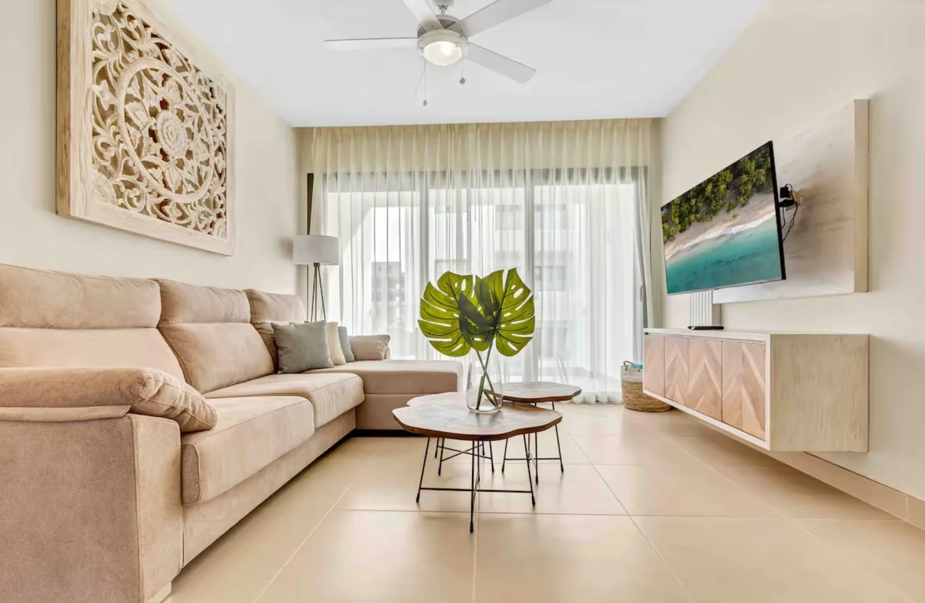 Beach Suite Living Room (3).jpeg