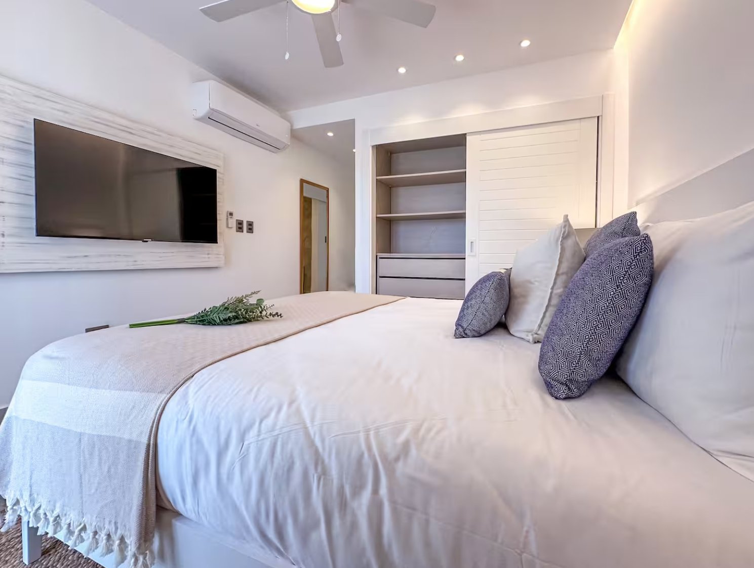 Cana Life Luxury Sky Pool Penthouse (32).jpeg