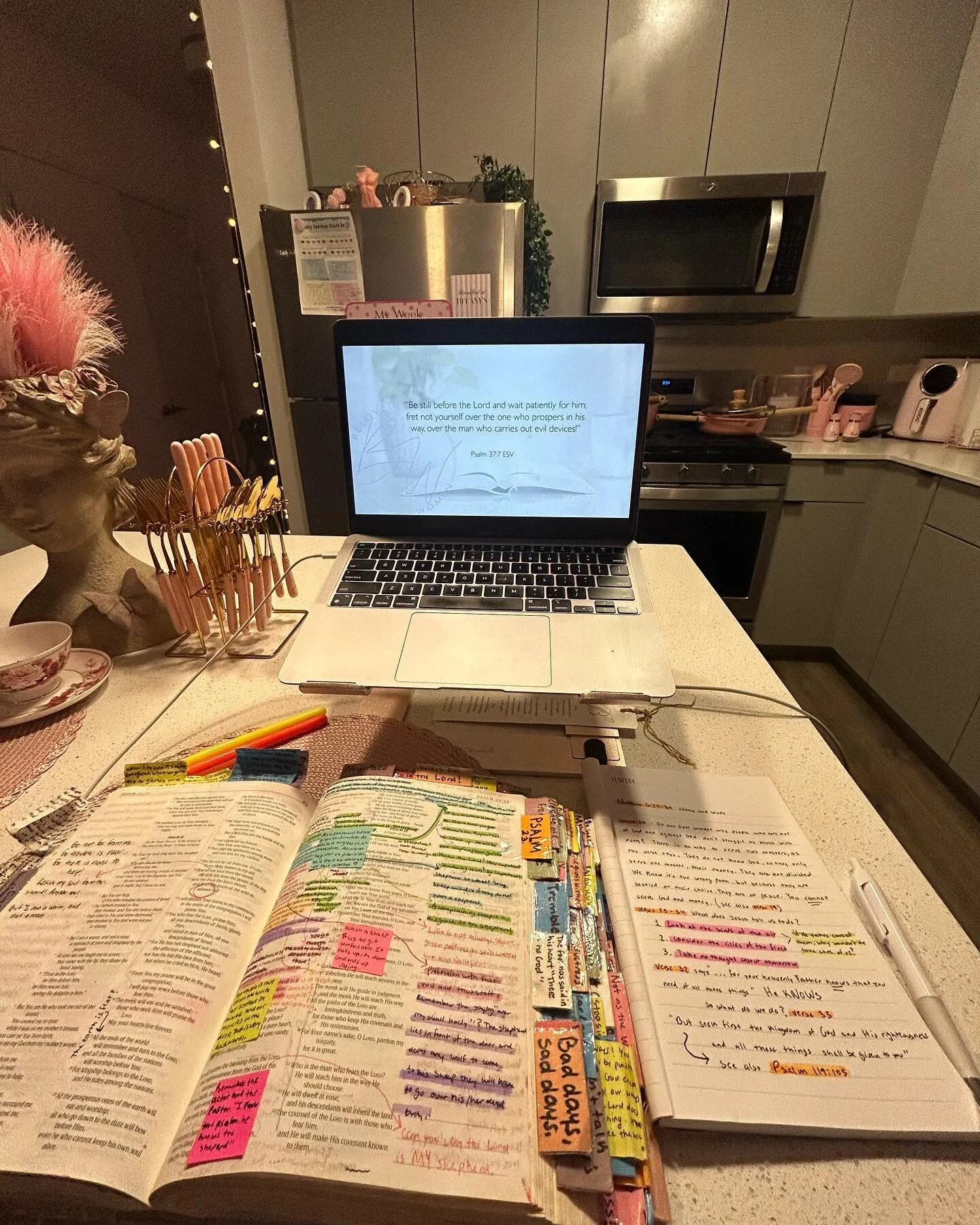 today's Bible study was on worry led by @christinahpatterson on Youtube. What an amazing Bible study tonight. So glad I clicked on that video. It was right on time 🙌🫶
 ✞
&bull;
&bull;
&bull;
&bull;
#labible #biblejournaling #biblestudy #biblephotog
