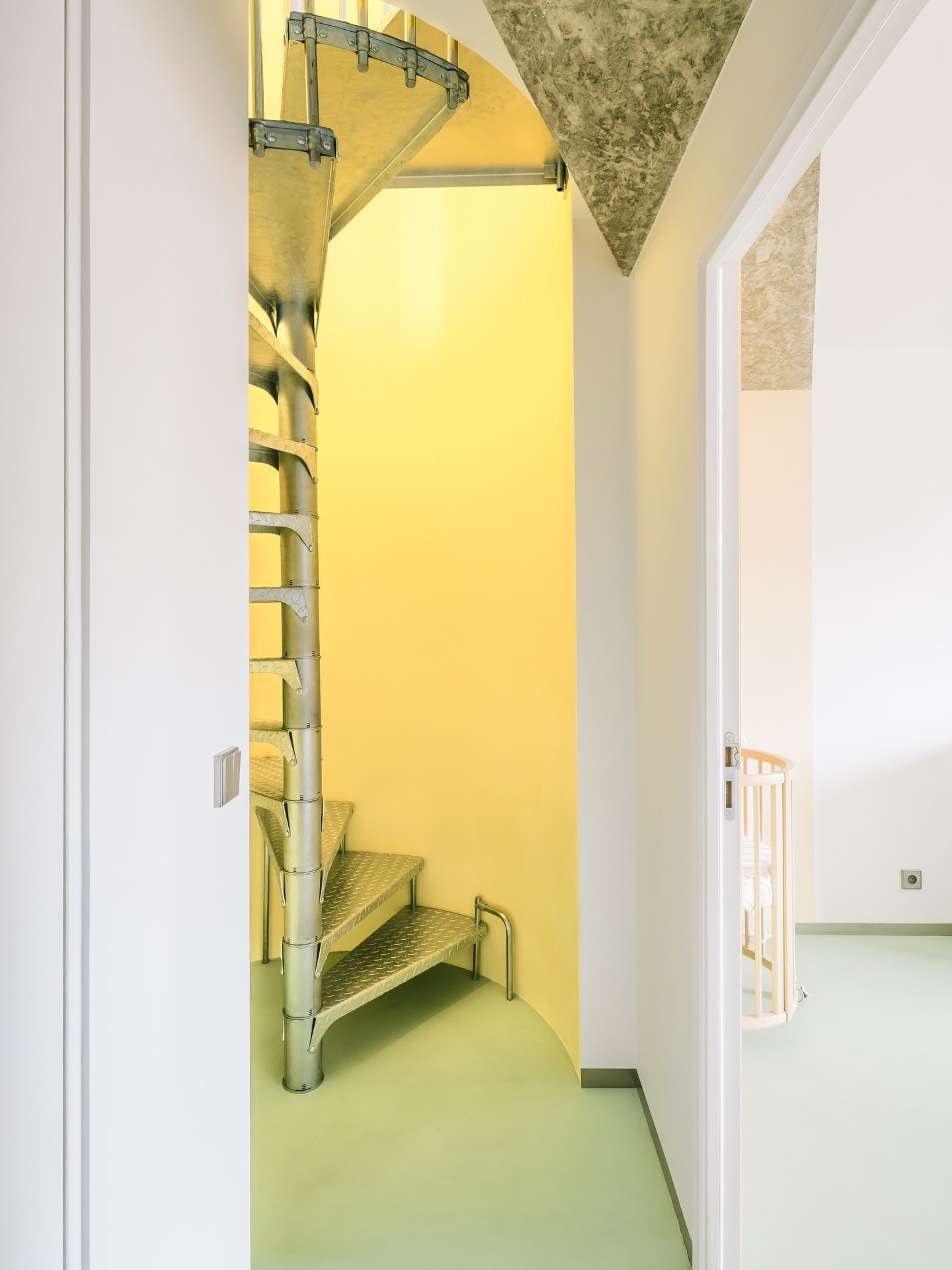 032 | Bagnolet | Duplex | R&eacute;novation | 100m2 
@rosabursztein 
@mickael_allouche11 
📷 @phpbillard 
🦺 @caballeropereetfils