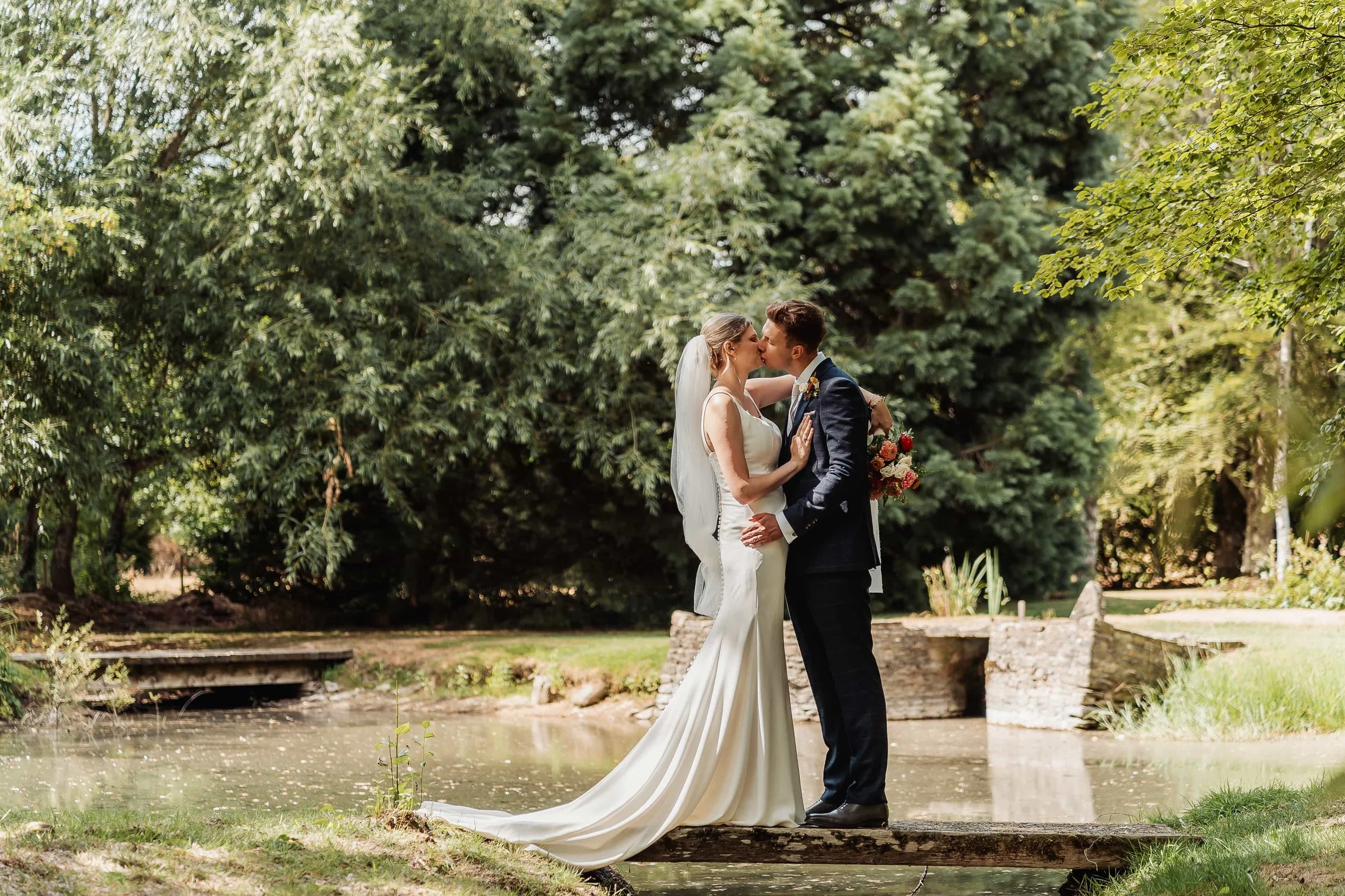 Lily &amp; Will's Golden Summer Wedding at The Waters Edge at Ewen
