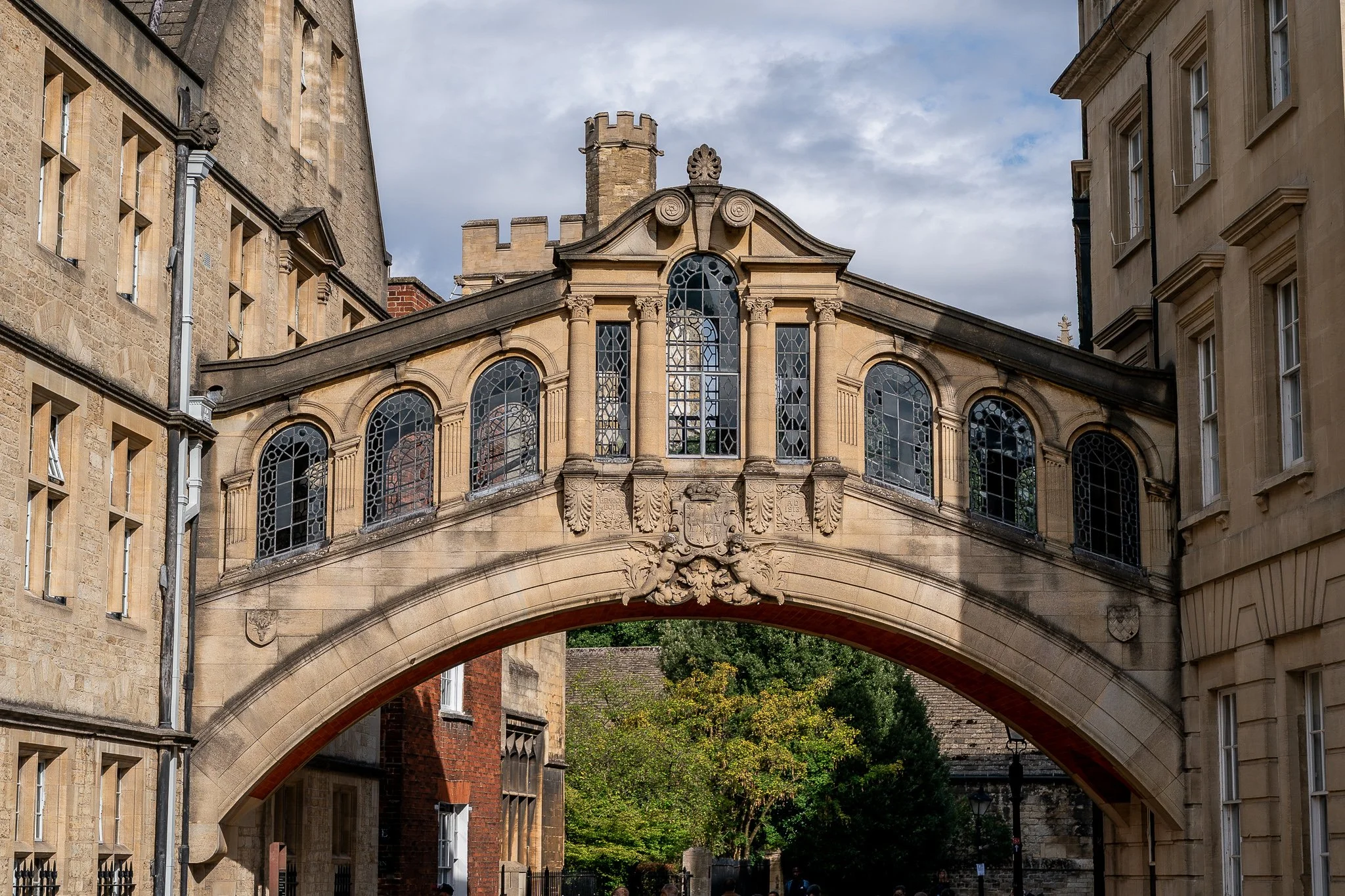 046-joe-stacey-bridge-of-sighs-oxford-wedding.jpg