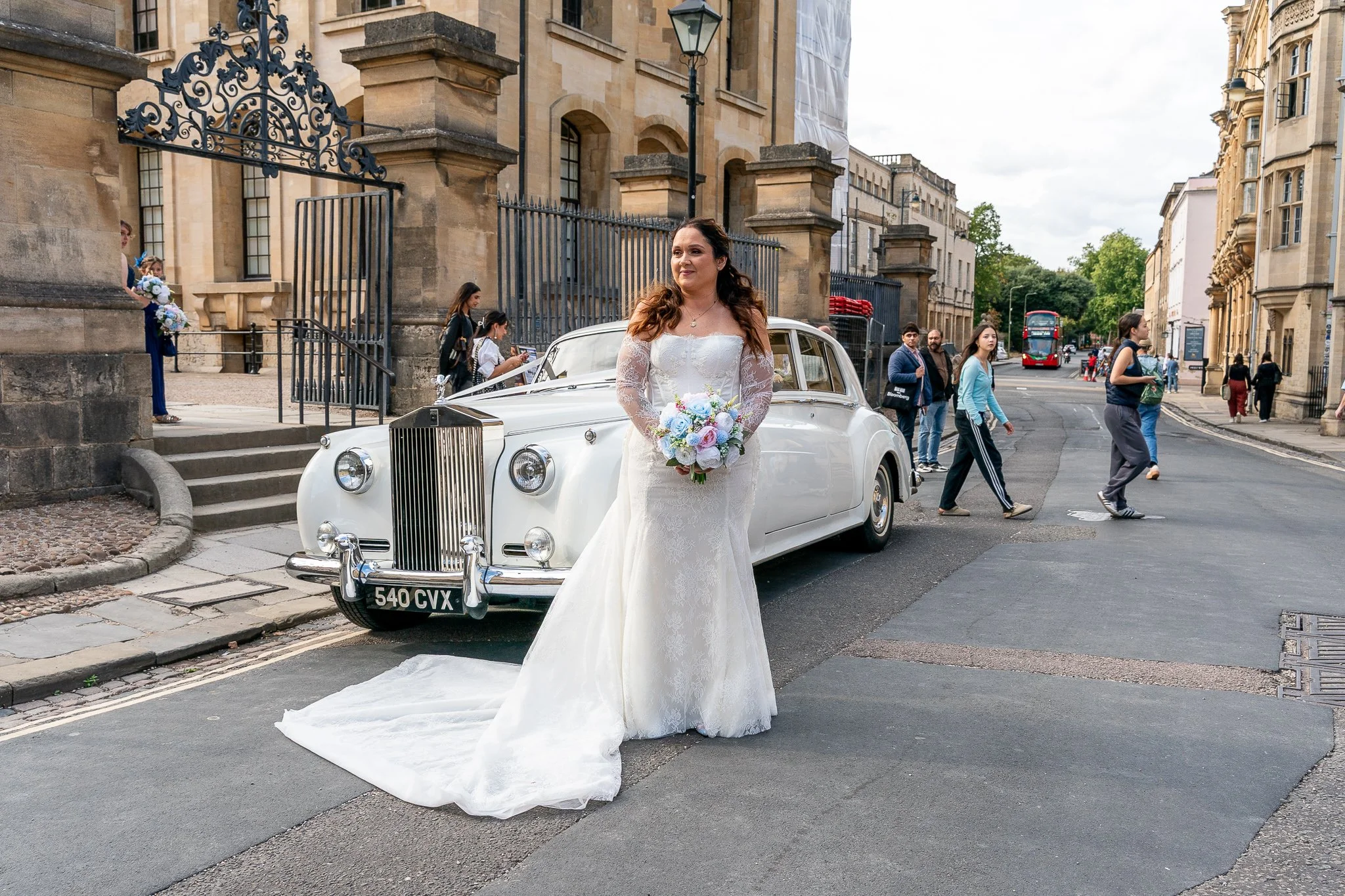 103-joe-stacey-bride-vintage-rolls-royce-broad-street-oxford.jpg