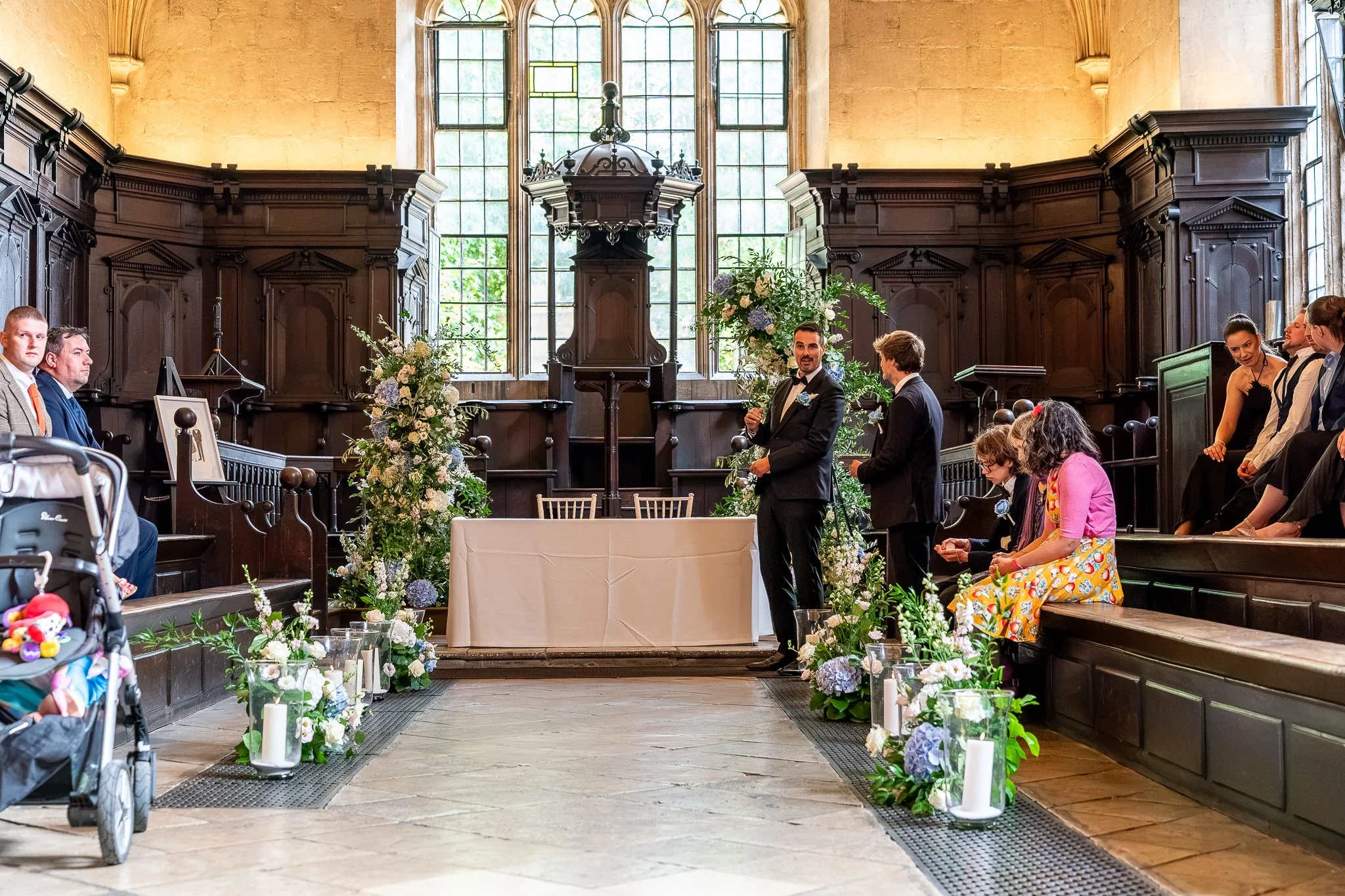 166-joe-stacey-groom-best-man-convocation-house-bodleian.jpg