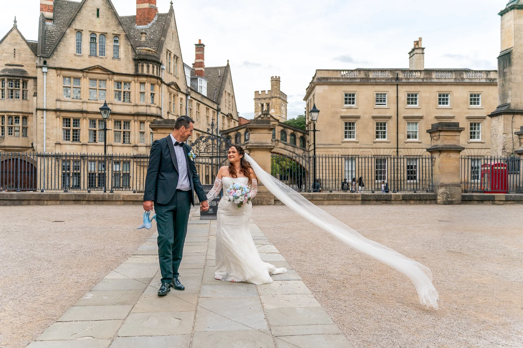 441-joe-stacey-bride-veil-bodleian-library-oxford-wedding.jpg