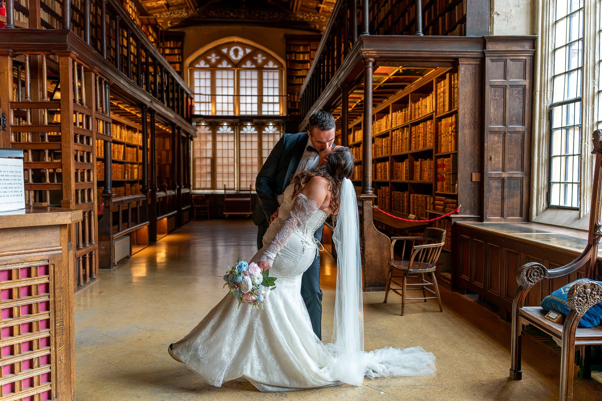 536-joe-stacey-dip-kiss-duke-humfreys-library-bodleian.jpg