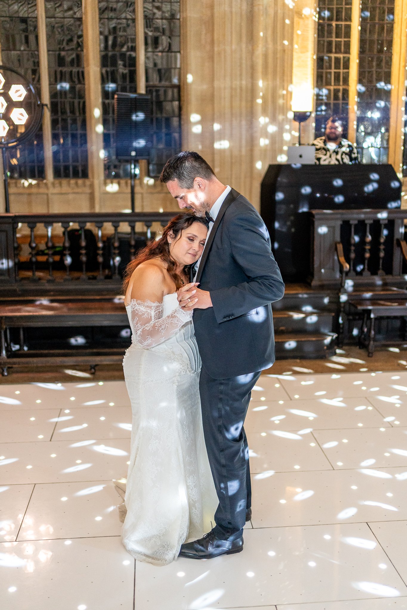 722-joe-stacey-emotional-first-dance-divinity-school-oxford.jpg