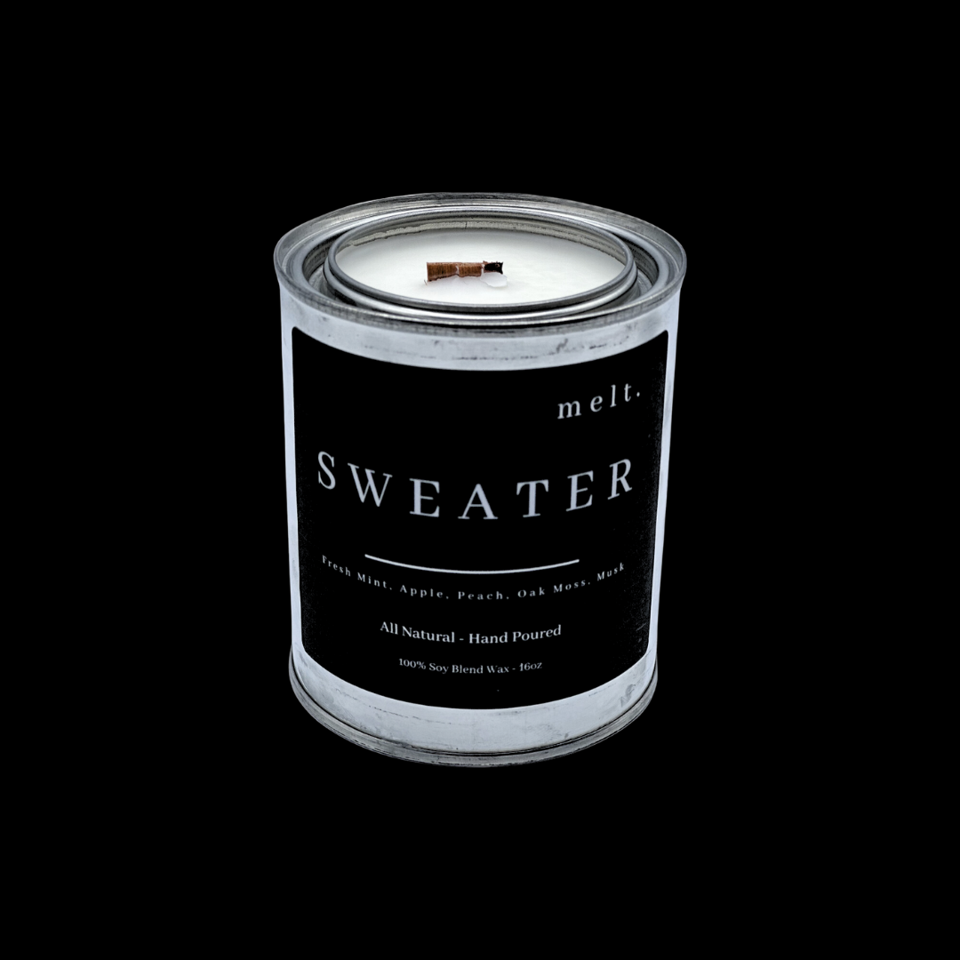 Sweater candle by melt. | Embodying the warmth and coziness of mint, apple, and peach aromas.