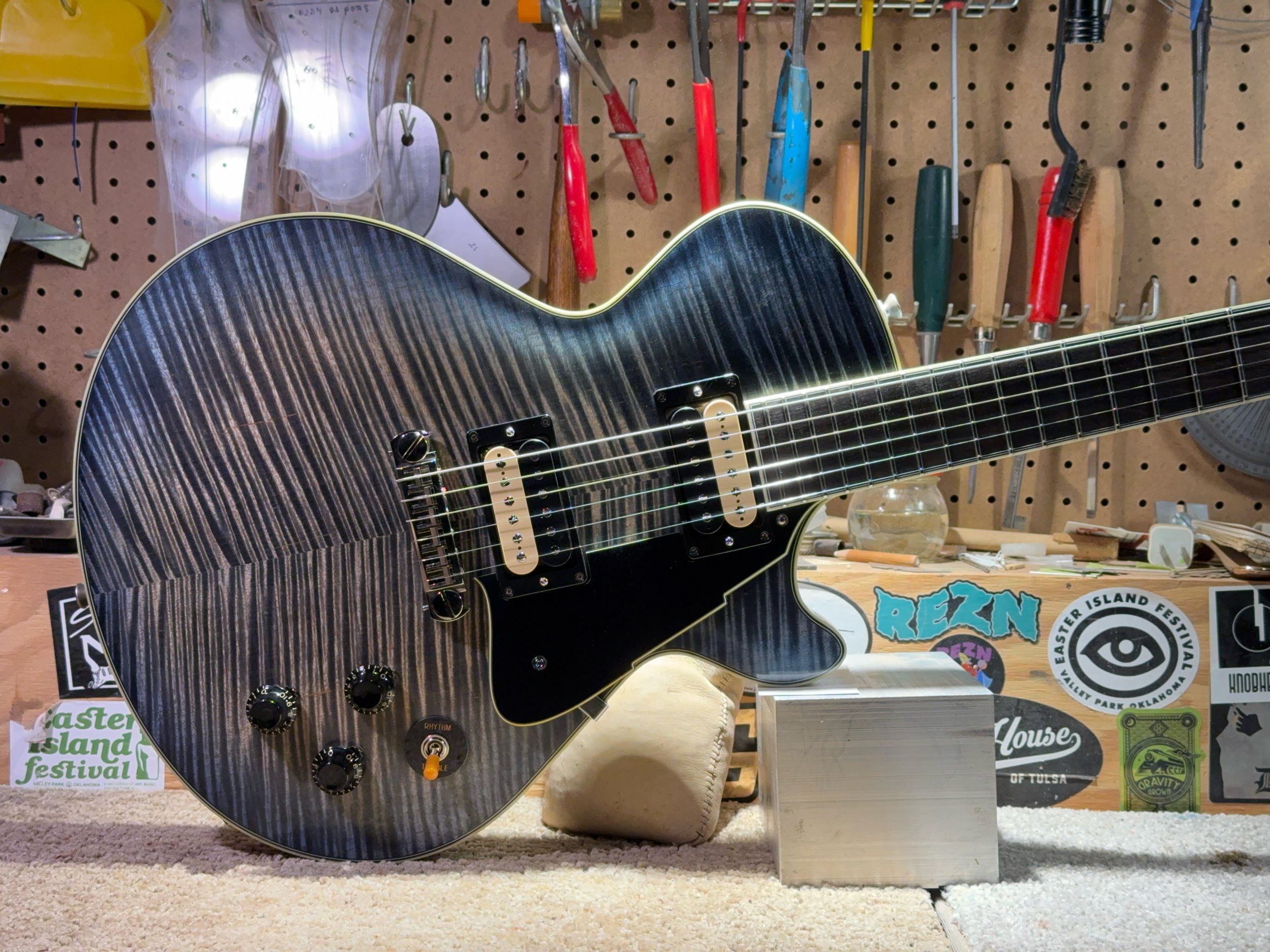 Liggett Alpine prototype #002
Tom Holmes Pickups
Flame Maple top
Brazilian Rosewood fingerboard &amp; headplate
.
.
#guitars #customguitars #tomholmespickups #brazilianrosewood