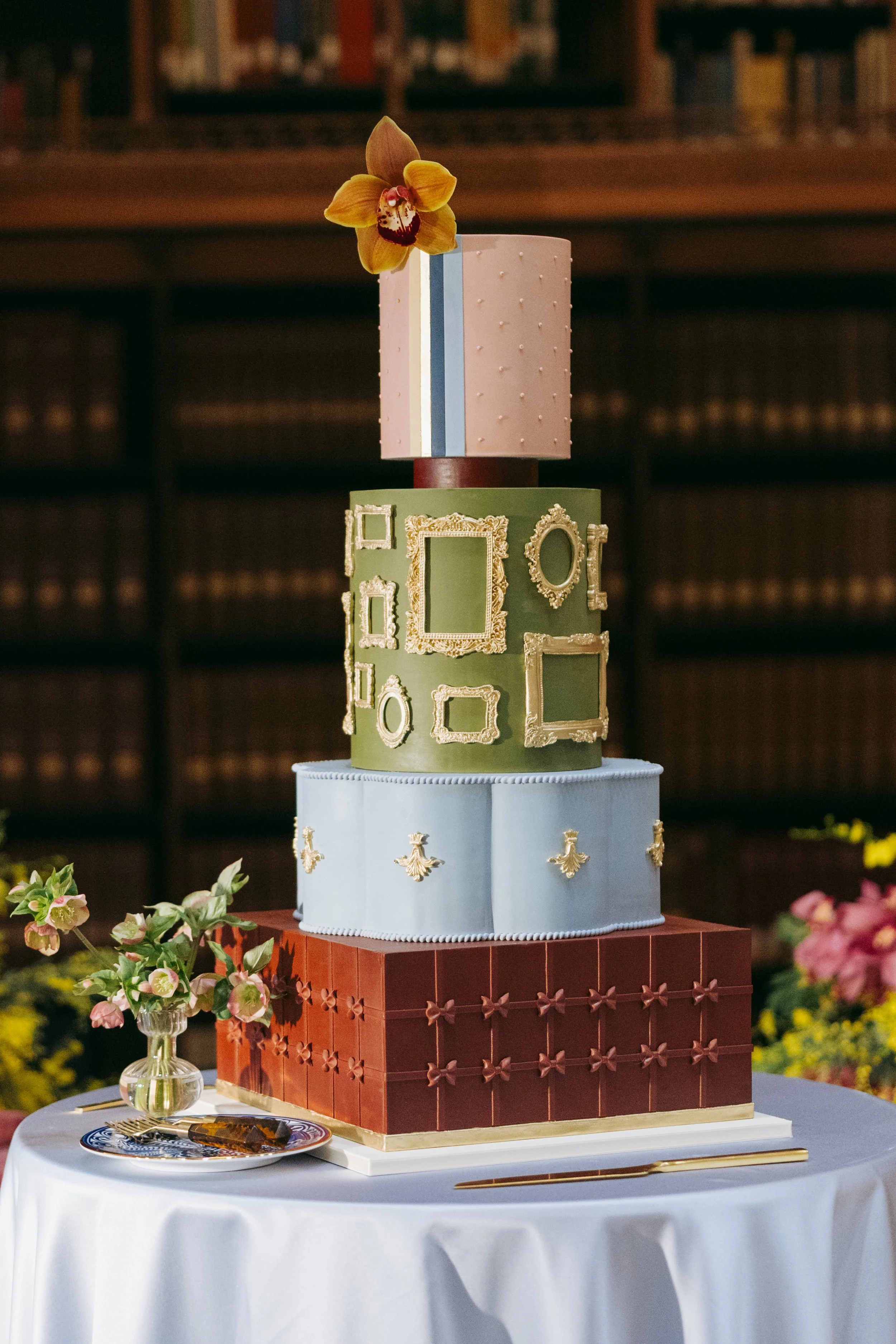 AVALON -WES ANDERSON STYLED -ARCHIFETE ARCH