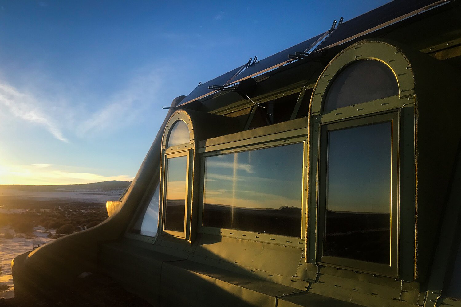 Travels and Curiosities - Taos Earthship Oddhouse