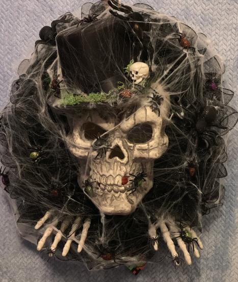 Skeleton Head Halloween Wreath
