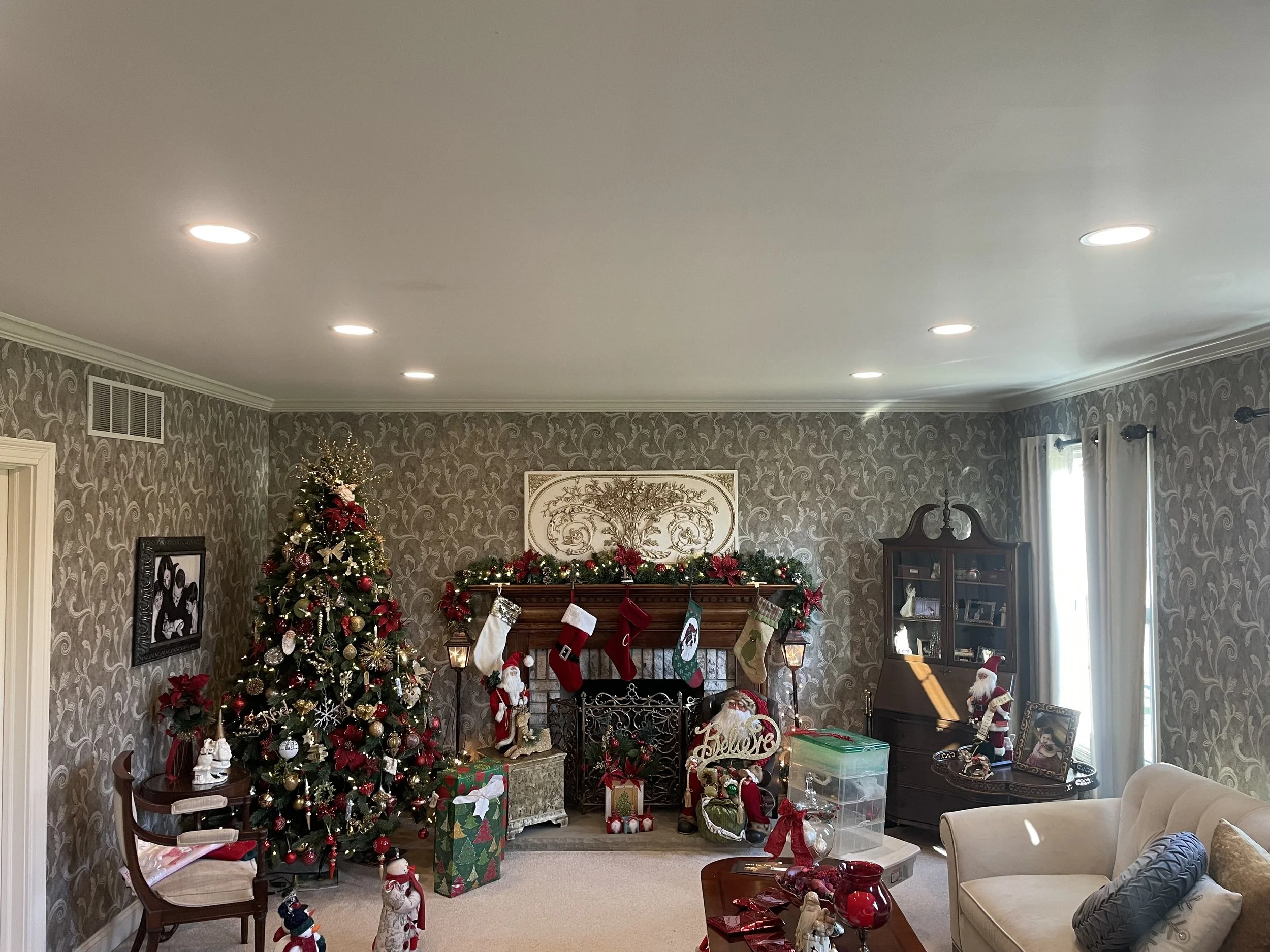 Joe c christmas living room.jpg