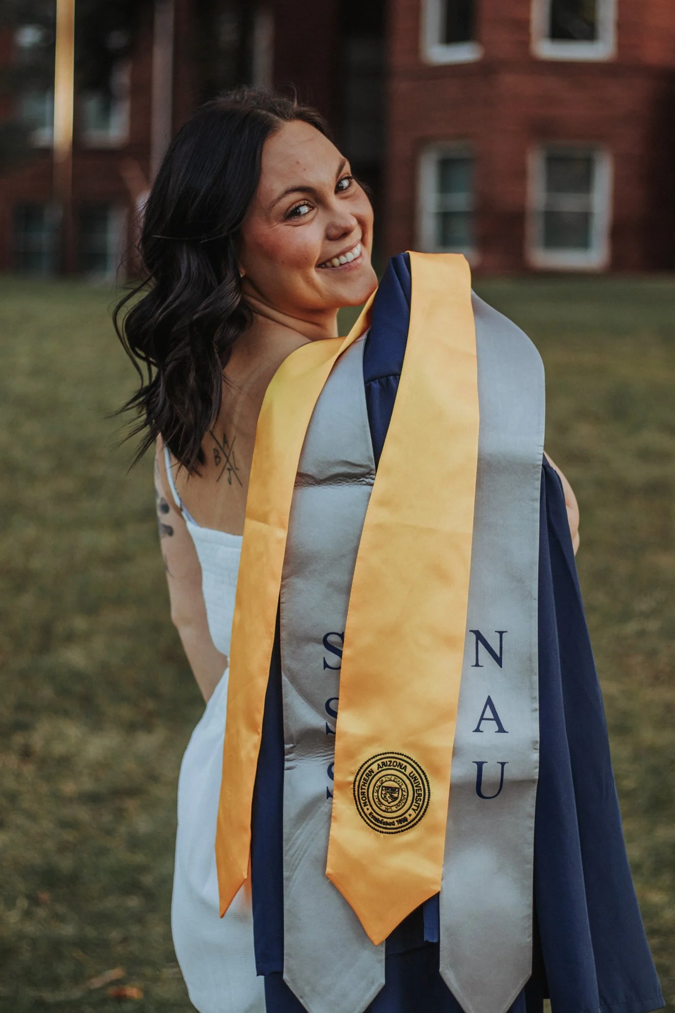 Bri_Zurfluh_Grad.FINAL-64.jpg