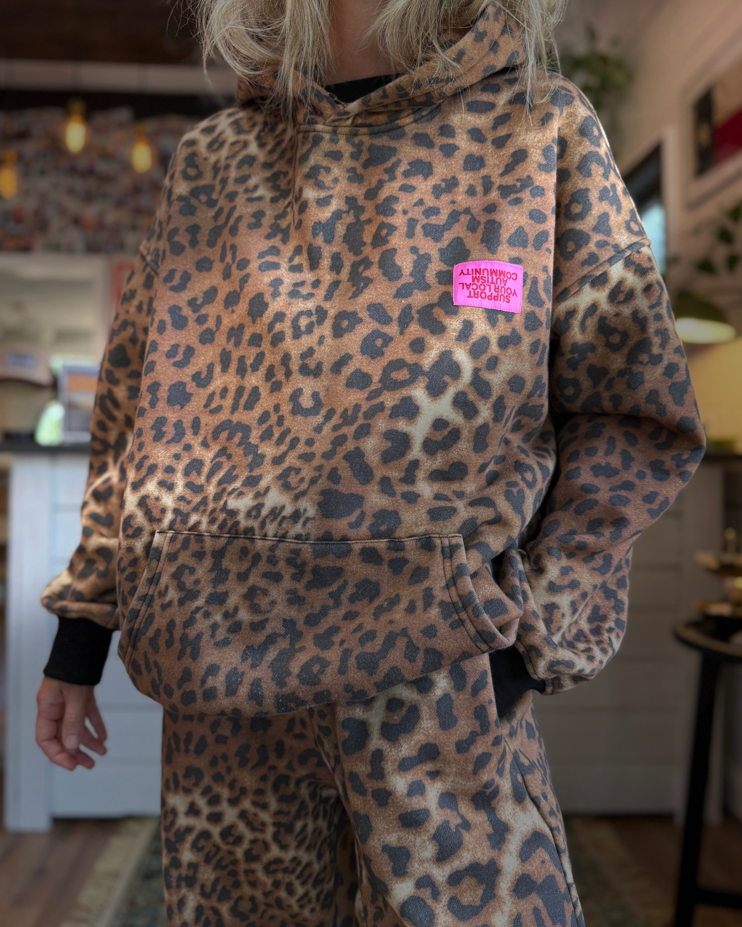 アトリエgg ビーチスタンダード　ビーチパーカー Embroidered Leopard Patch Hoodie — PEACE LOVE AUTISM