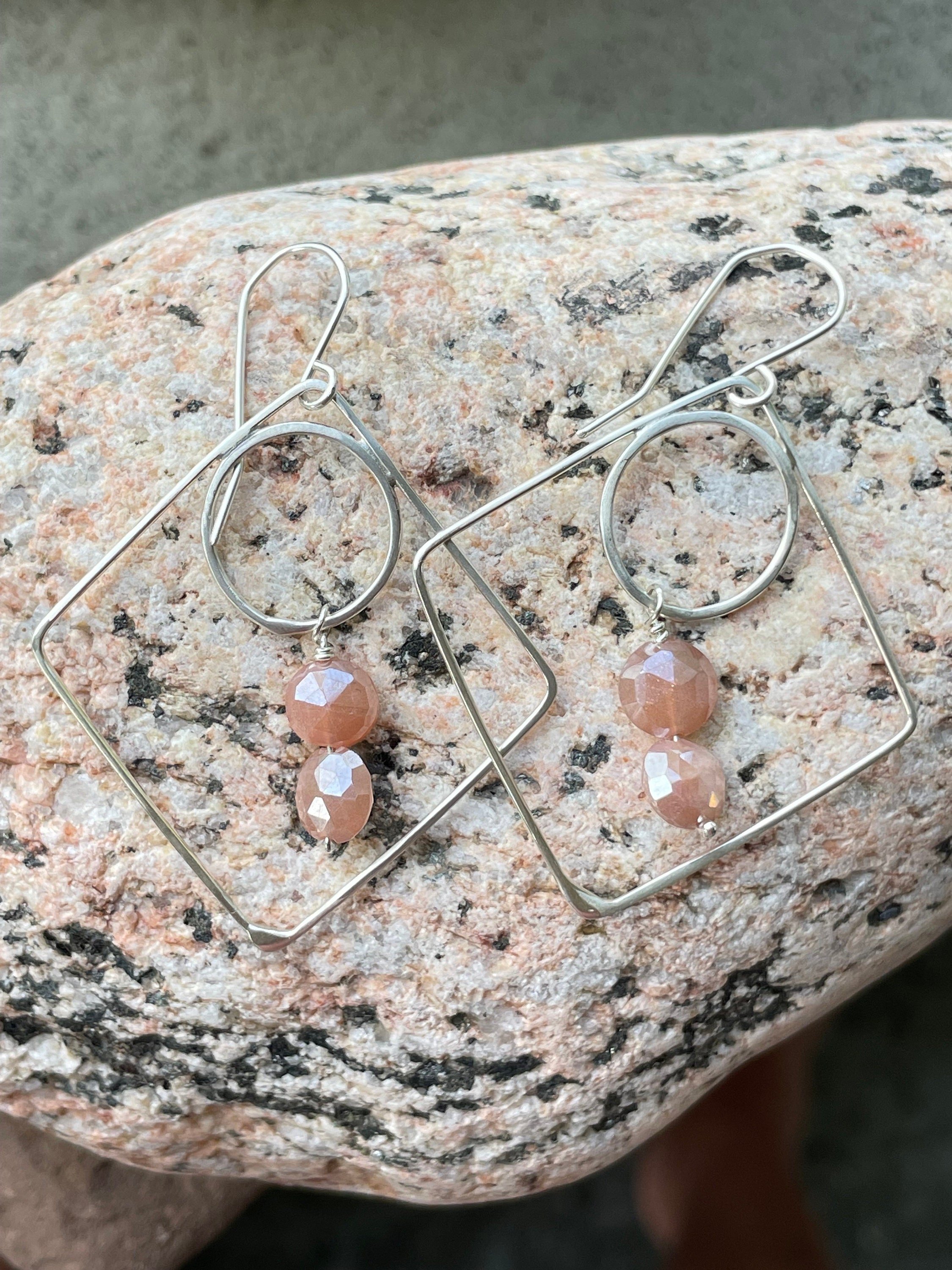 https://i.etsystatic.com/19363013/r/il/121a80/5080867496/il_fullxfull.5080867496_9x7y.jpg