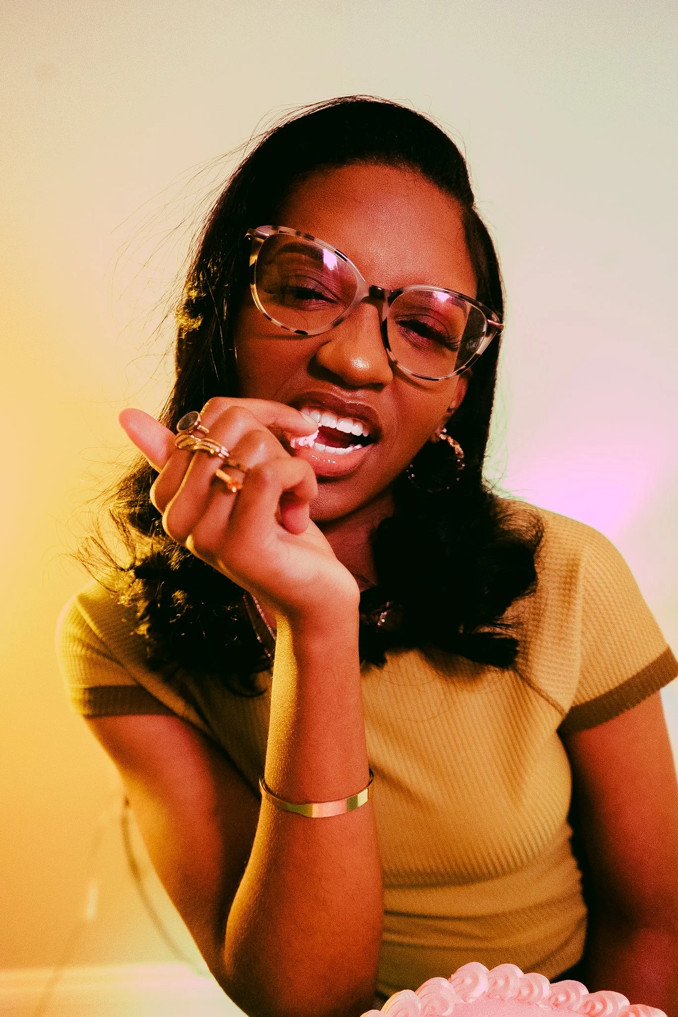 "EVELYN" 

featuring model evelyn.

shot by: Miles Bently (@milesbently)
creative director: Evelyn (@evx6lyn)
lighting: Miles Bently (@milesbently)