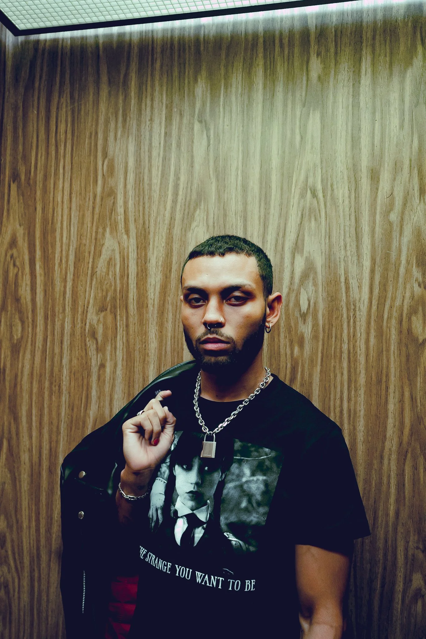artist syklar black for his single "room333"

model: @skylark_333

shot by: Miles Bently