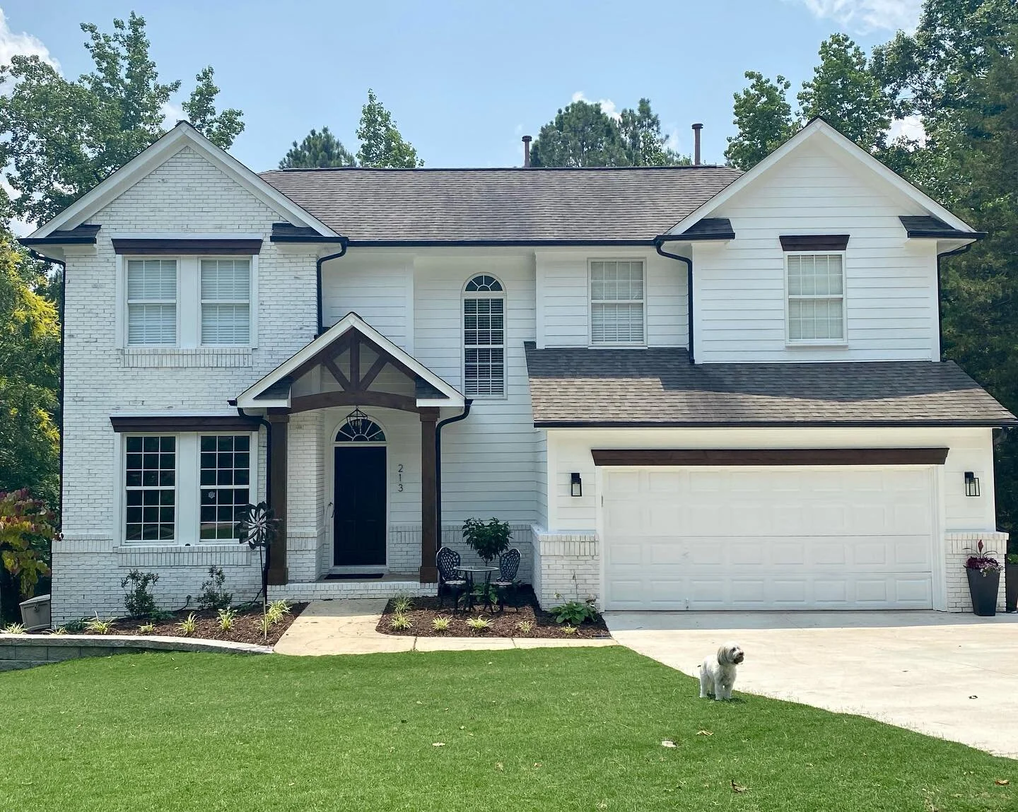 Amazing how some minor design details and a fresh paint job can transform a home! Swipe for the before! 

@romabiopaints Classico Limewash- Avorio White