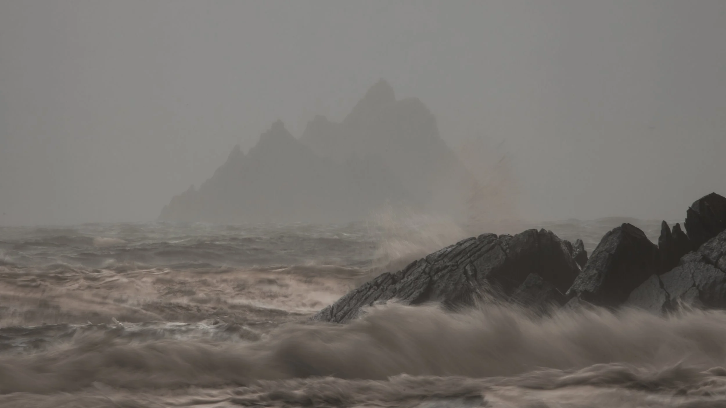 150-600 skellig waves-65.jpg